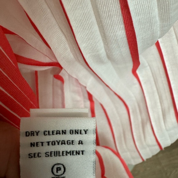 Diane Von Furstenburg 3/4 sleeve pleated Top - Picture 5 of 8